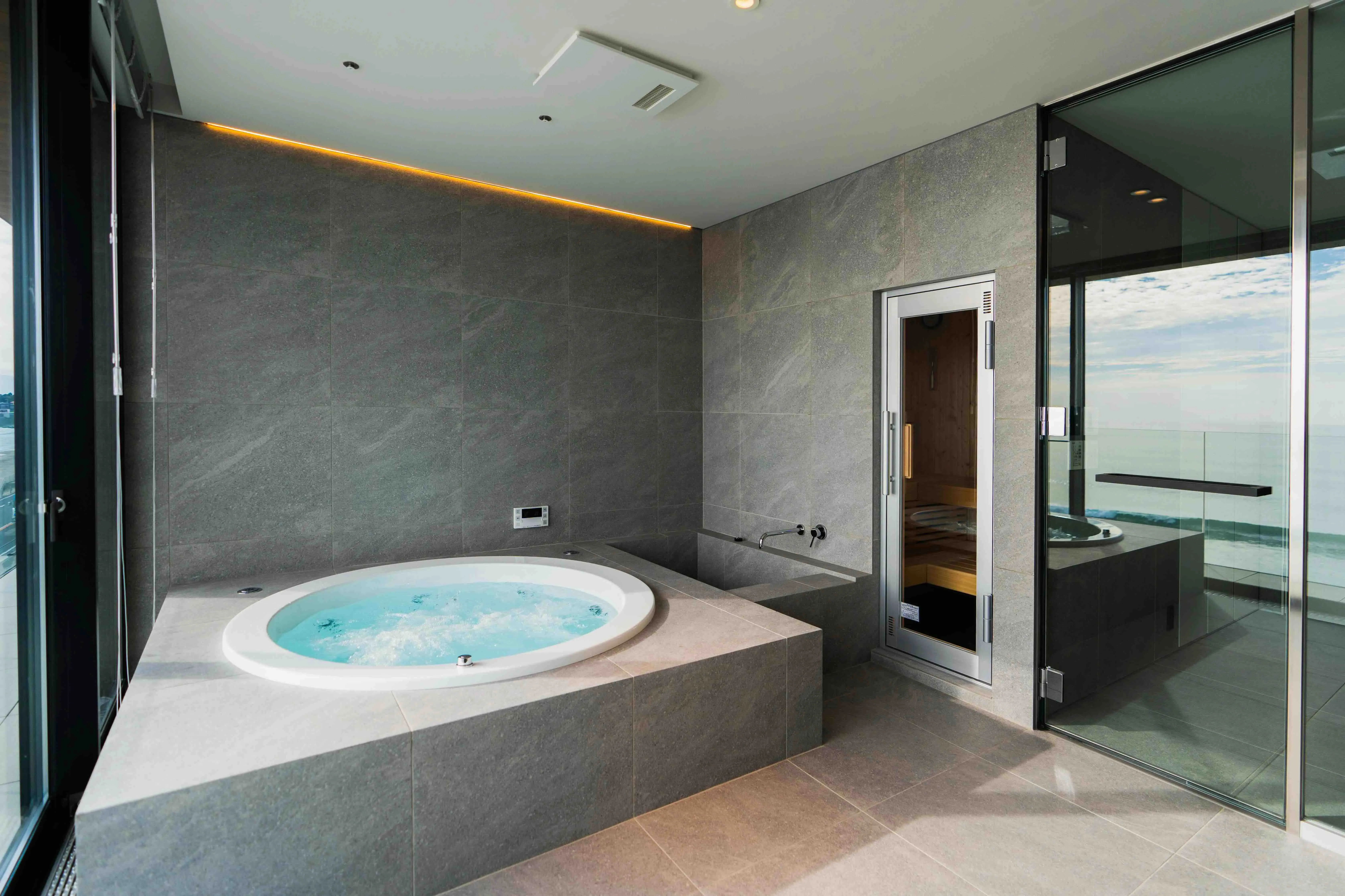 七里ヶ浜売り中古別荘の浴室