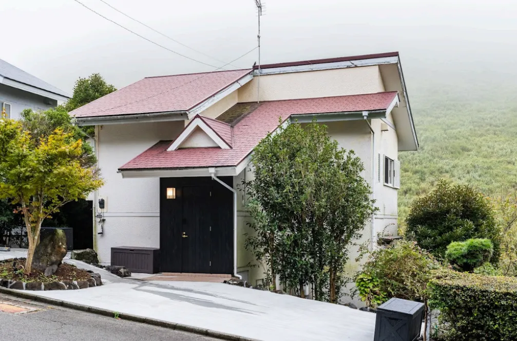 富戸売り中古別荘の外観