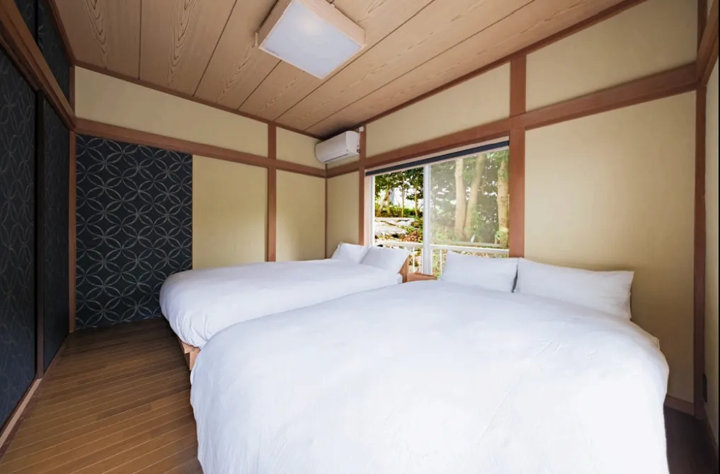 富戸売り中古別荘の寝室2