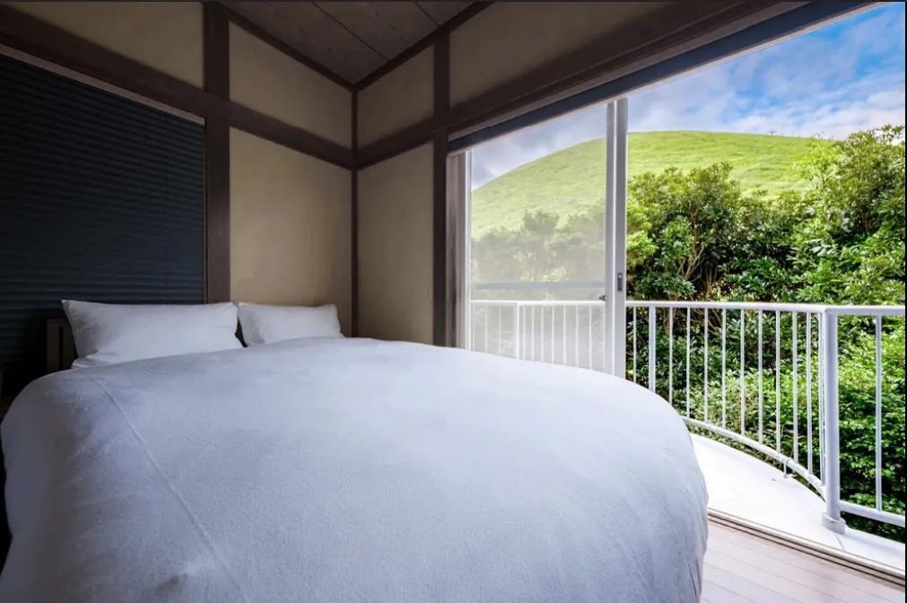 富戸売り中古別荘の寝室3