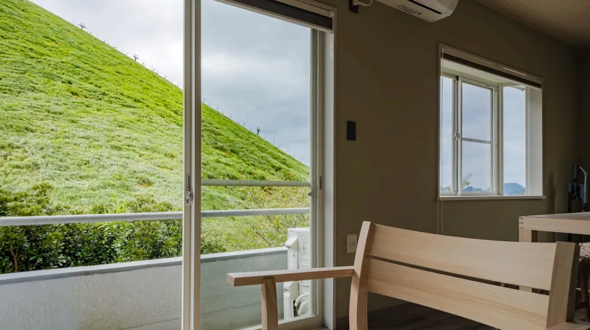 富戸売り中古別荘のLDKの写真5