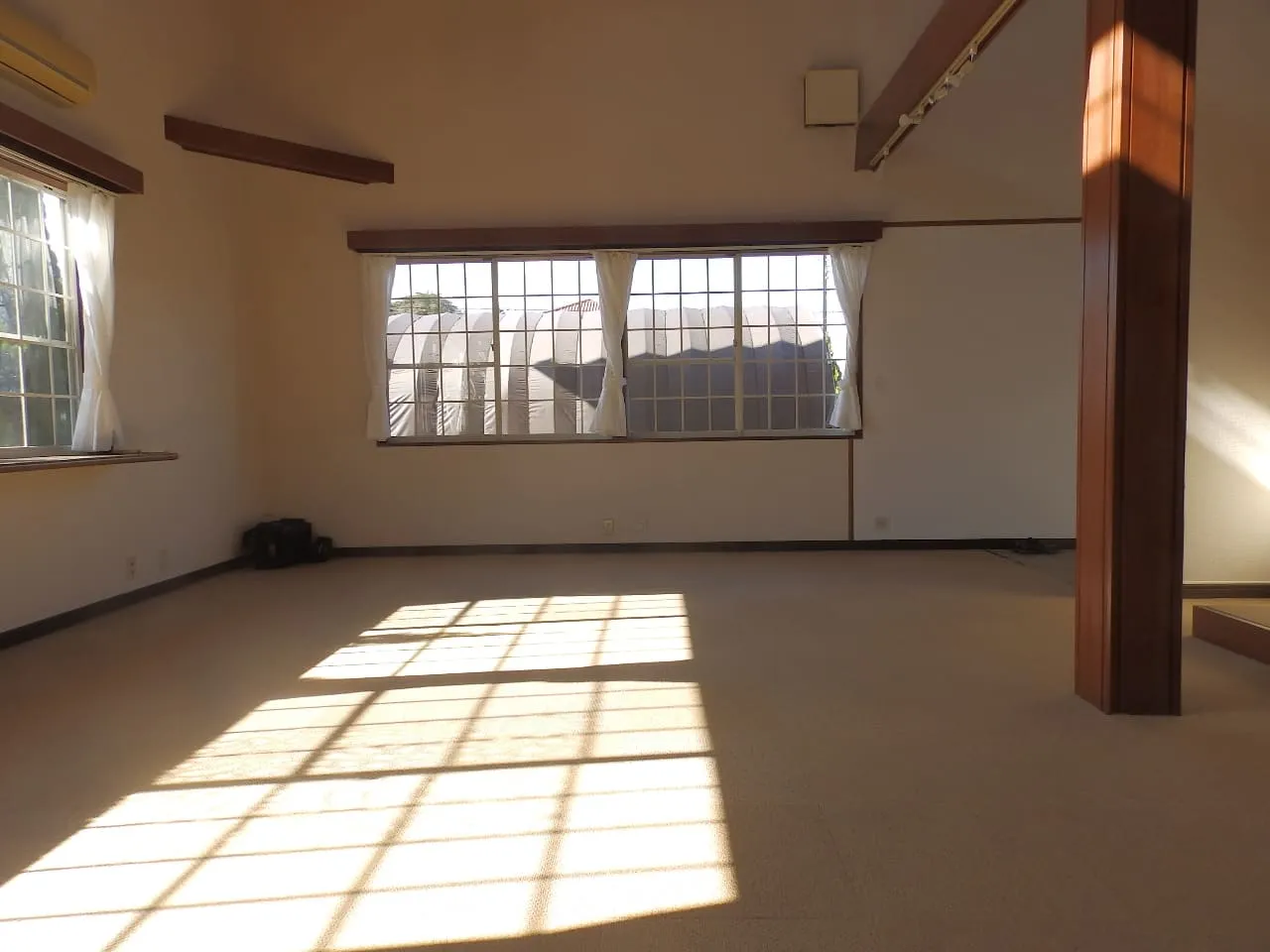 白子町売り中古別荘のLDKの写真2