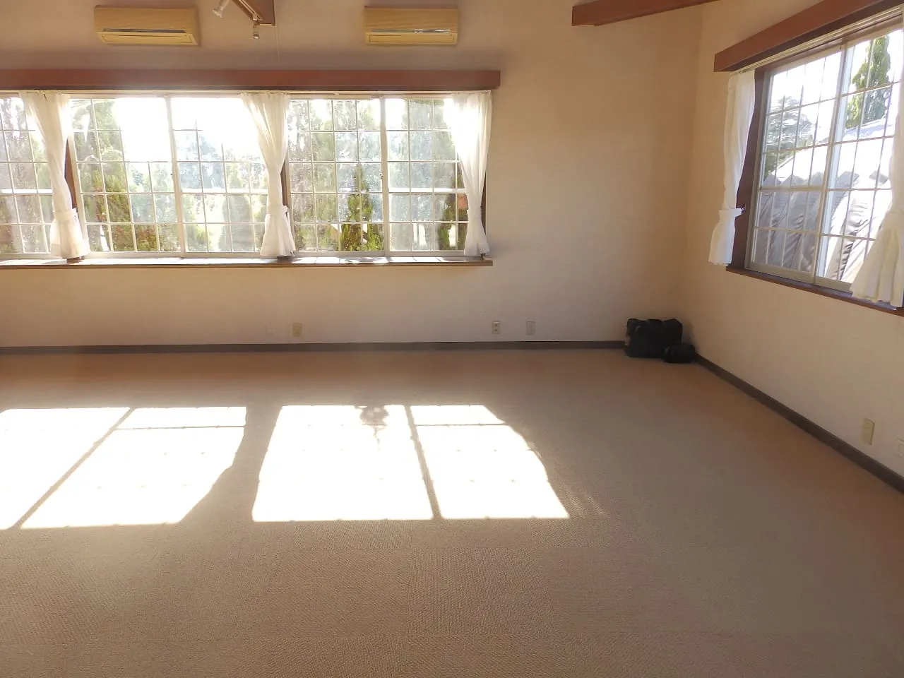 白子町売り中古別荘のLDKの写真4