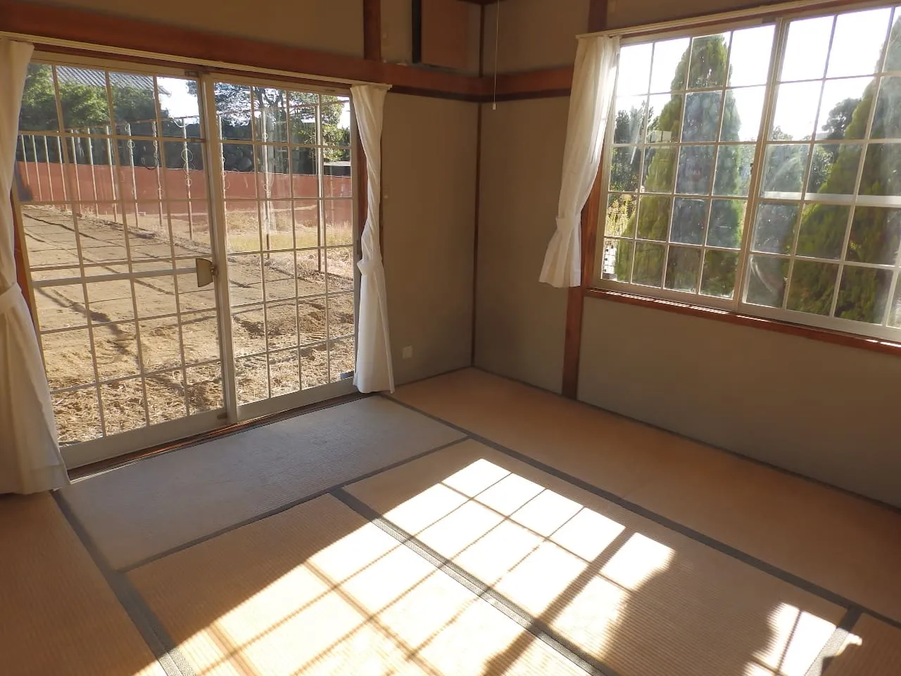 白子町売り中古別荘の1階和室の写真2