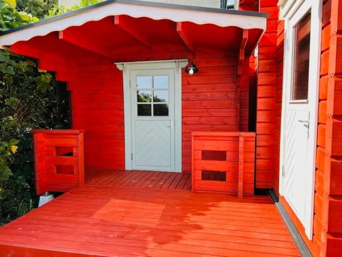 南熱海月見ヶ丘フィンランドログハウスの玄関