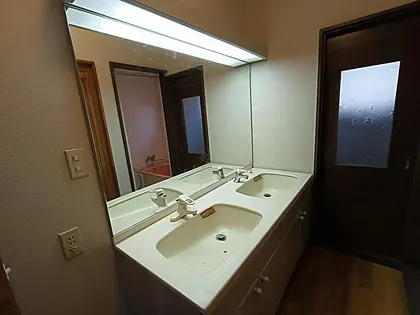 富士見町立沢広原中古売戸建の洗面室