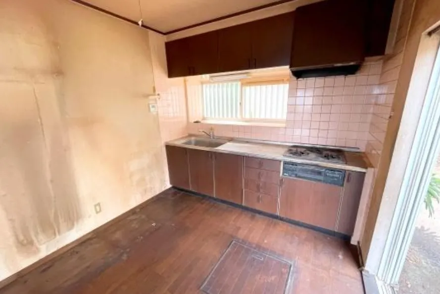 伊豆山売り中古別荘の1階LDKの写真3