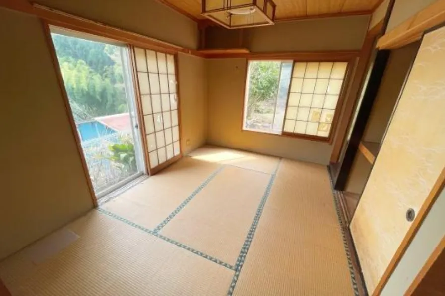 伊豆山売り中古別荘の1階和室