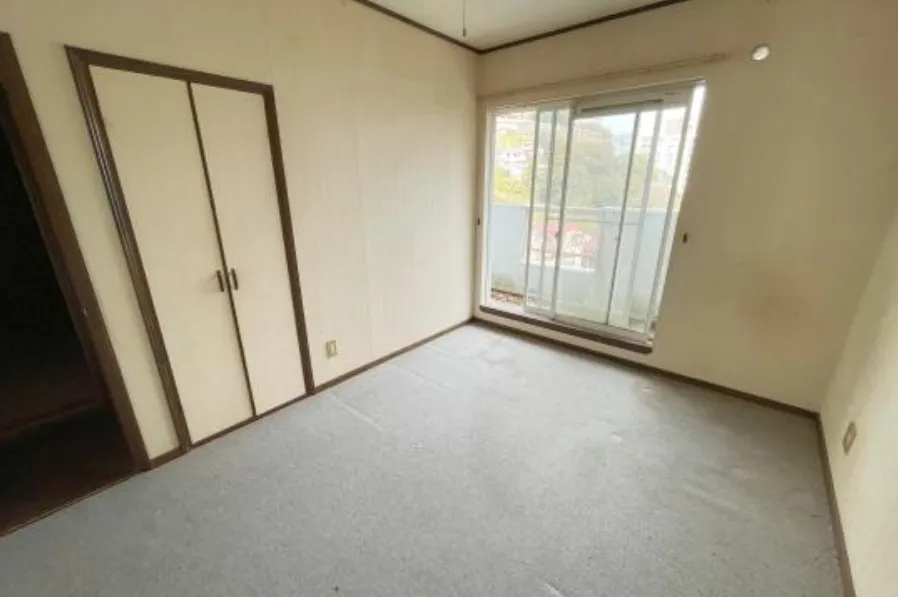 伊豆山売り中古別荘の2階洋室1