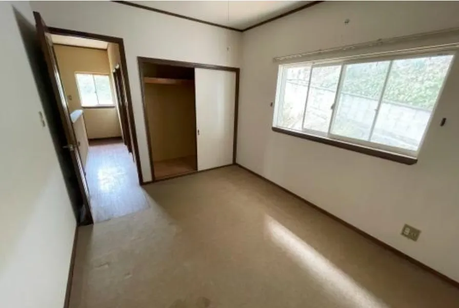 伊豆山売り中古別荘の2階洋室2