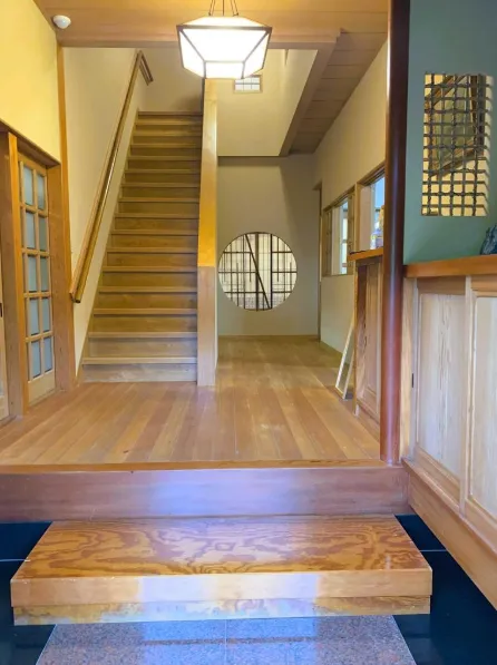 熱海市林ガ丘売別荘の階段