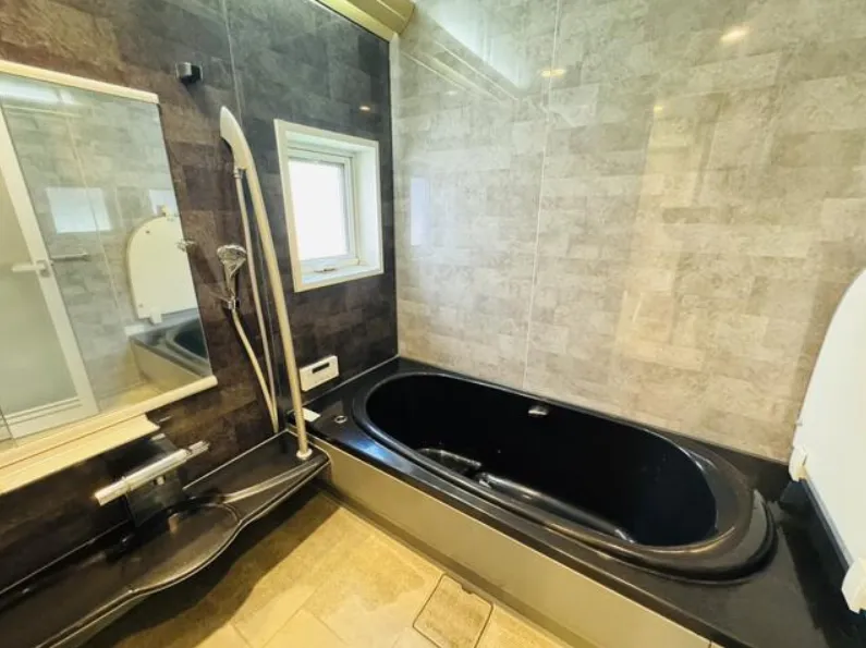 鎌倉市雪ノ下売中古戸建の浴室