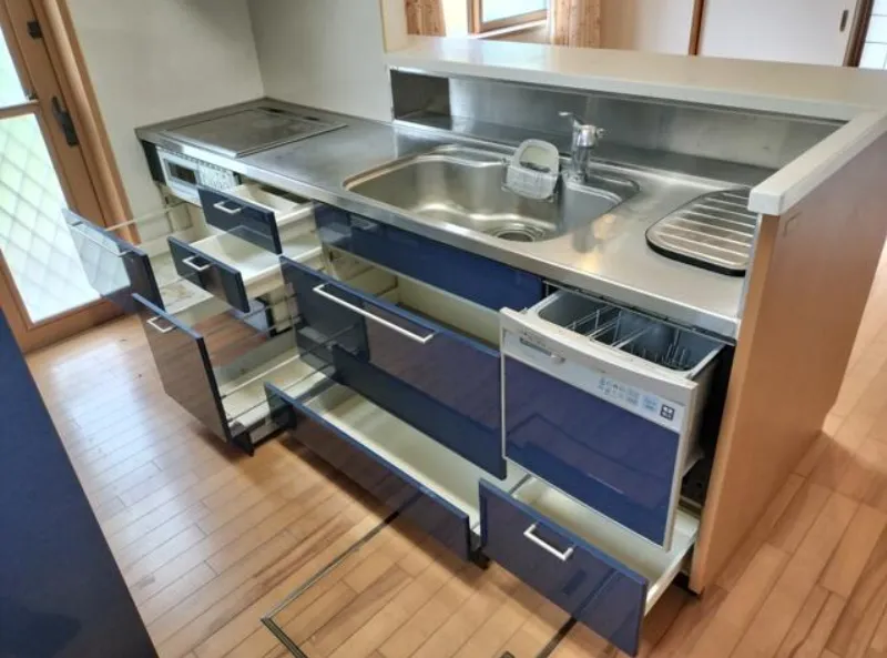 館山市加賀名売中古一戸建のキッチンの写真2