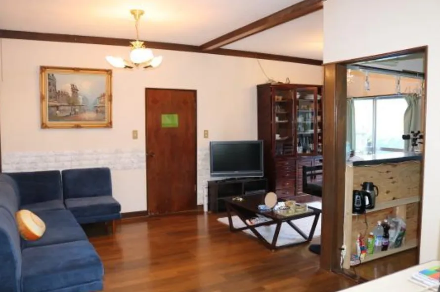 熱海市泉一戸建のLDKの写真2