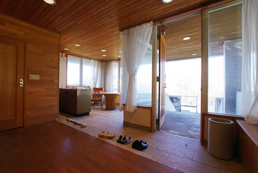 熱海市下多賀中古戸建の玄関