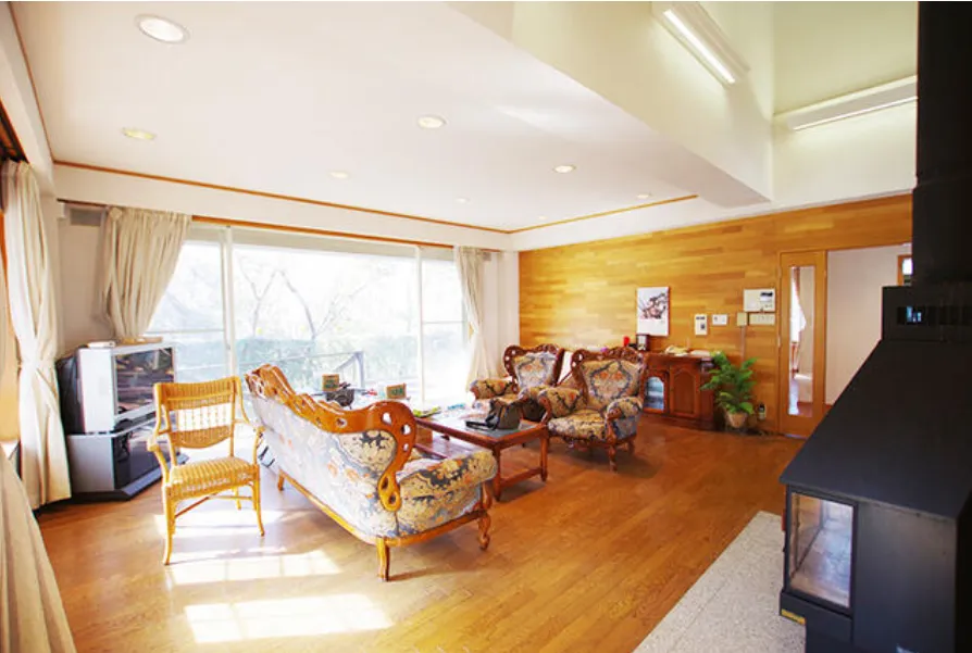 熱海市下多賀中古戸建のリビング