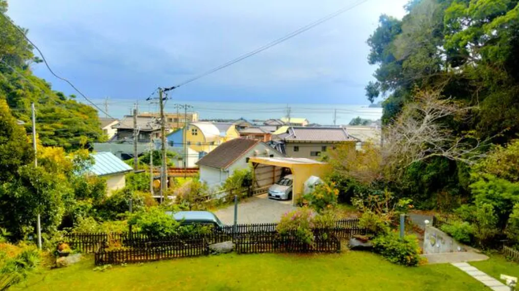 勝浦市串浜中古戸建のウッドデッキテラスからの眺望