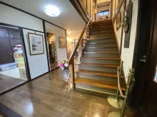 勝浦市串浜中古戸建の1階階段