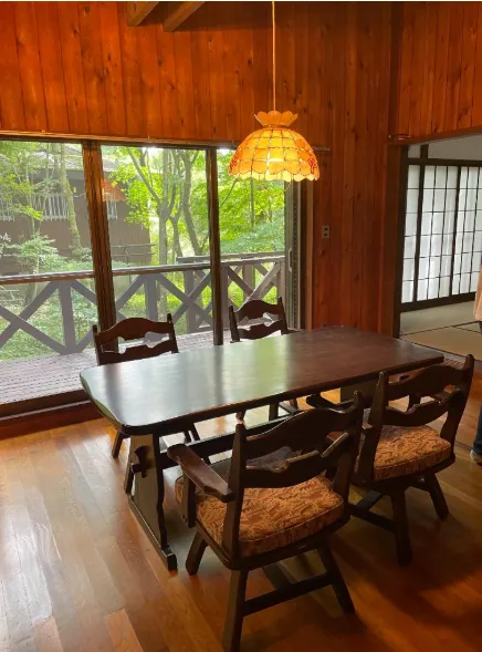 富士河口湖町富士ヶ嶺中古戸建のリビング1