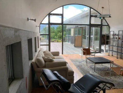 富士河口湖町「西湖セミナーハウス」のサンルームの写真1