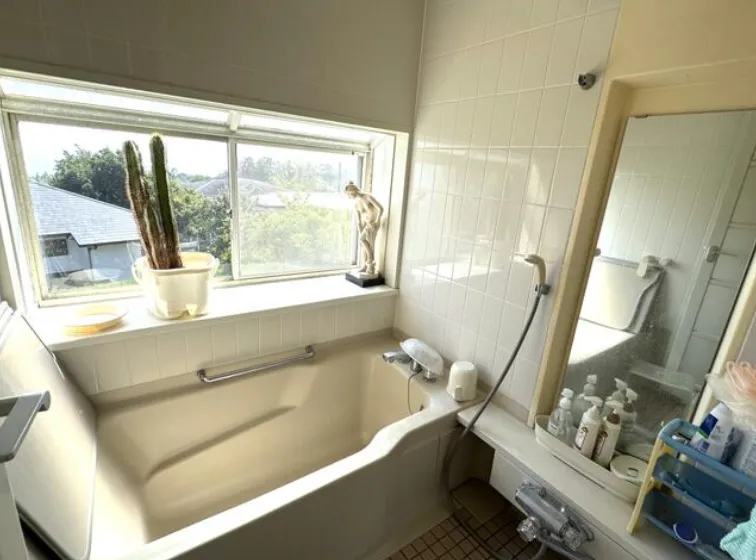 伊東市八幡野売中古戸建の浴室