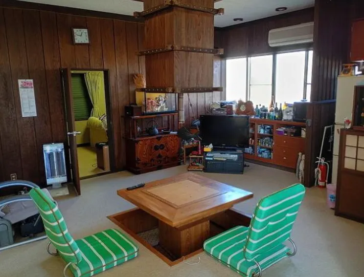 伊東市富戸大室高原売中古戸建のLDKの写真1