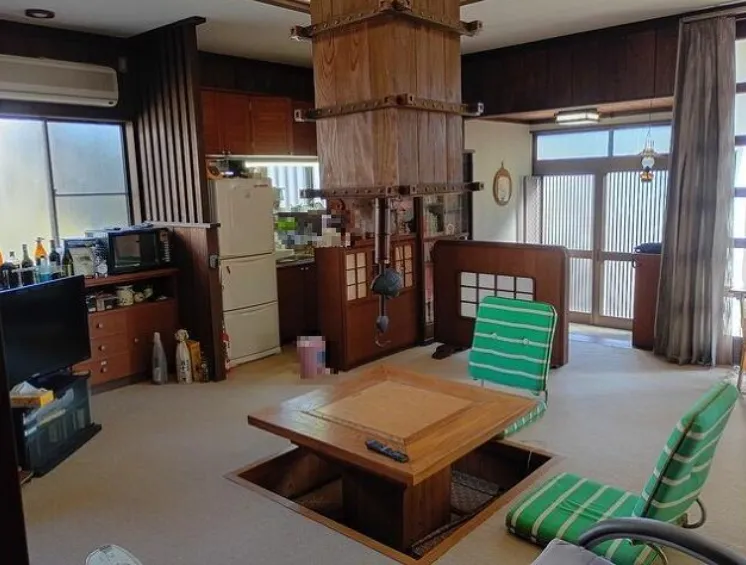 伊東市富戸大室高原売中古戸建のLDKの写真3