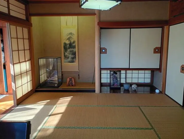 伊東市富戸大室高原売中古戸建の床の間の写真3