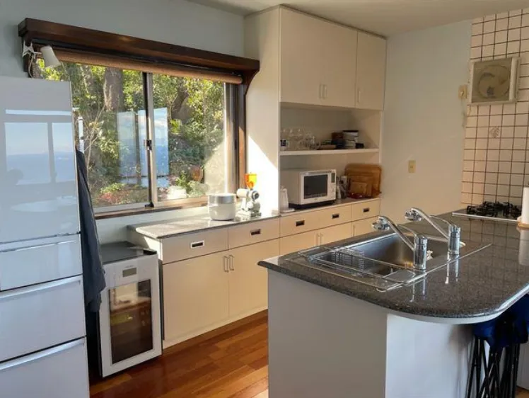 伊東市川奈売中古戸建のキッチン