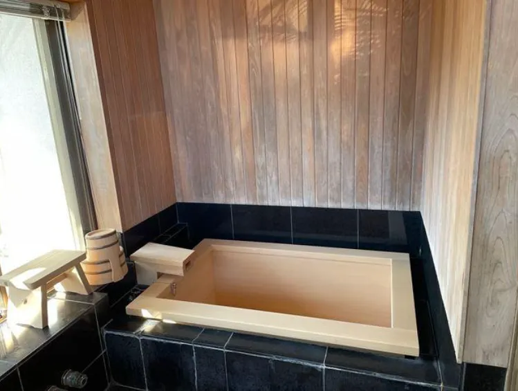 伊東市川奈売中古戸建の浴室