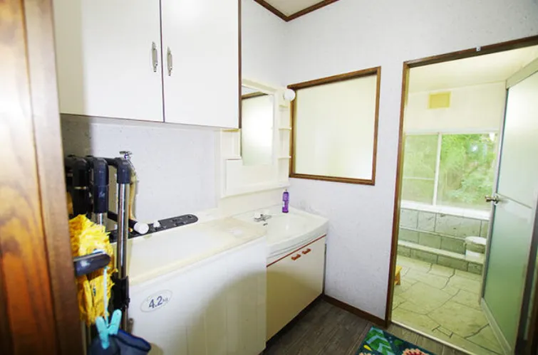 伊東市伊東売戸建住宅の洗面室