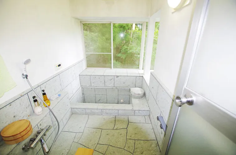 伊東市伊東売戸建住宅の浴室