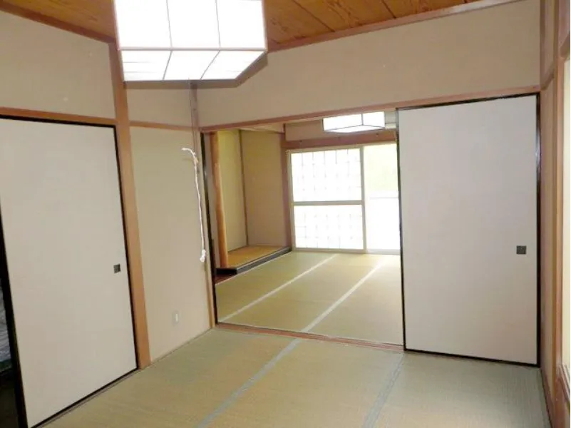 伊東市富戸大室高原売中古戸建の和室2