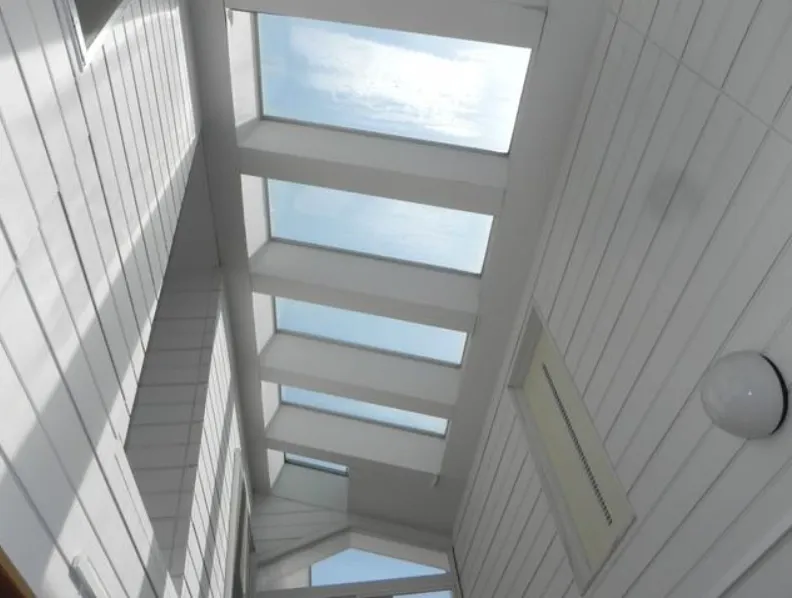 伊東市富戸大室高原売中古戸建のサンルームの天窓