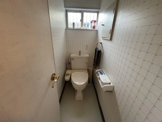 勝浦市松野売中古戸建のトイレ