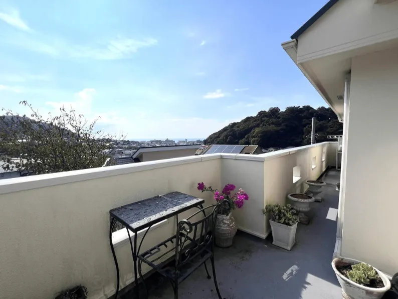 葉山町堀内中古戸建のバルコニー