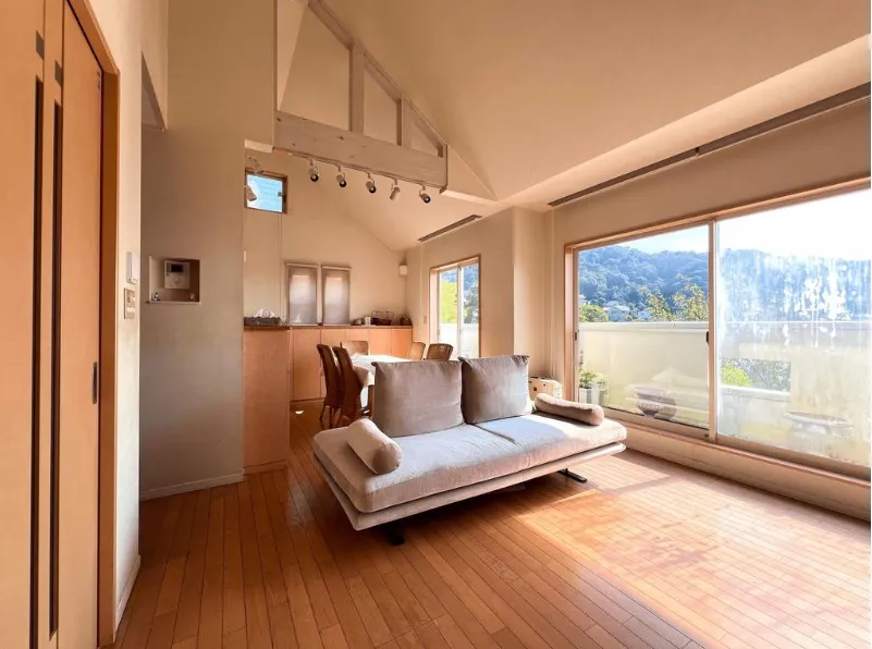 葉山町堀内中古戸建の2階LDKの写真2