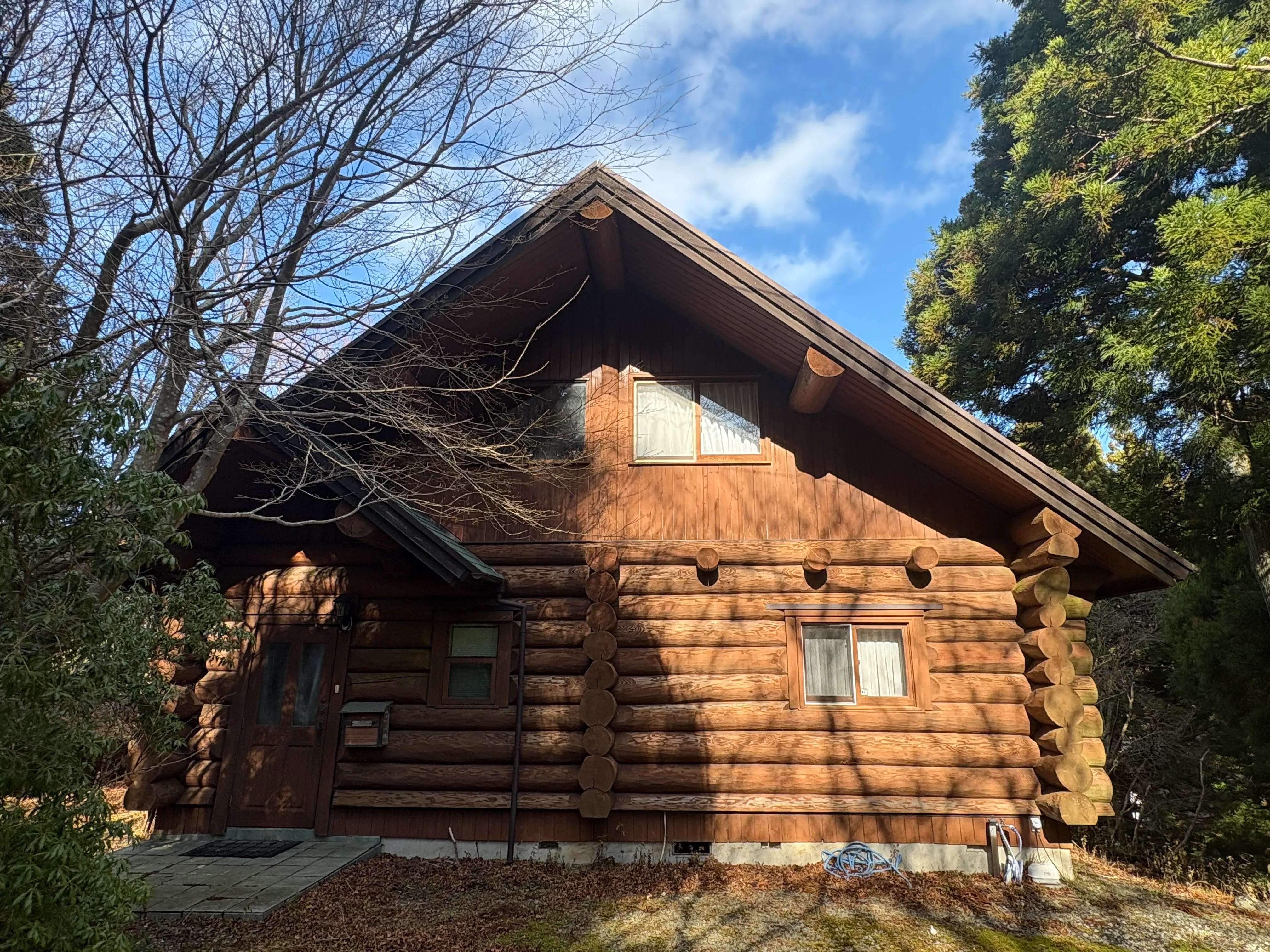 伊東市池天城高原別荘地ログハウスの外観3