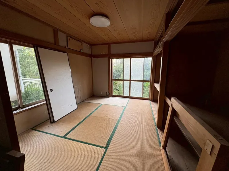 伊豆高原浮山温泉郷中古別荘の和室の写真4