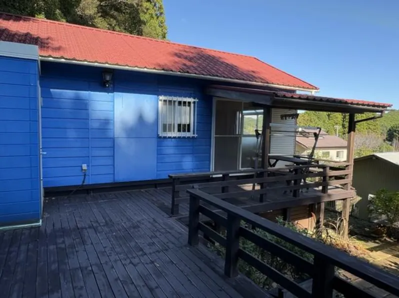 勝浦市上植野中古別荘の離れロフトログハウスの外観