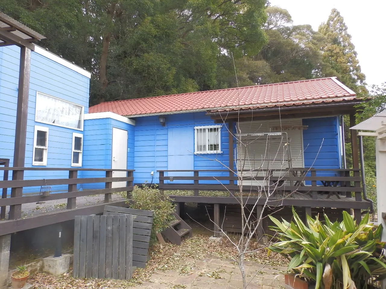 勝浦市上植野中古別荘の離れロフトログハウスの外観2