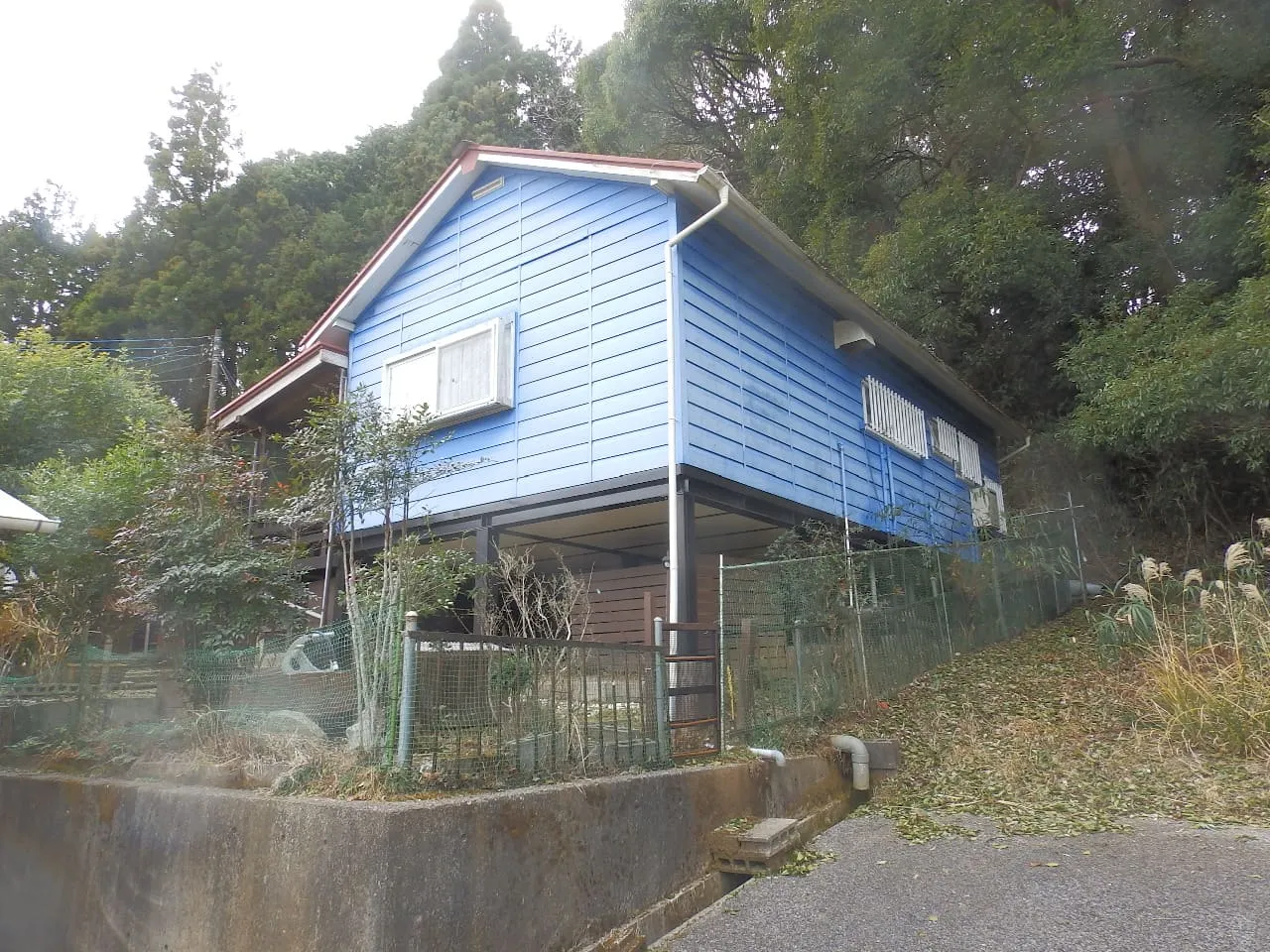 勝浦市上植野中古別荘の離れロフトログハウスの写真1