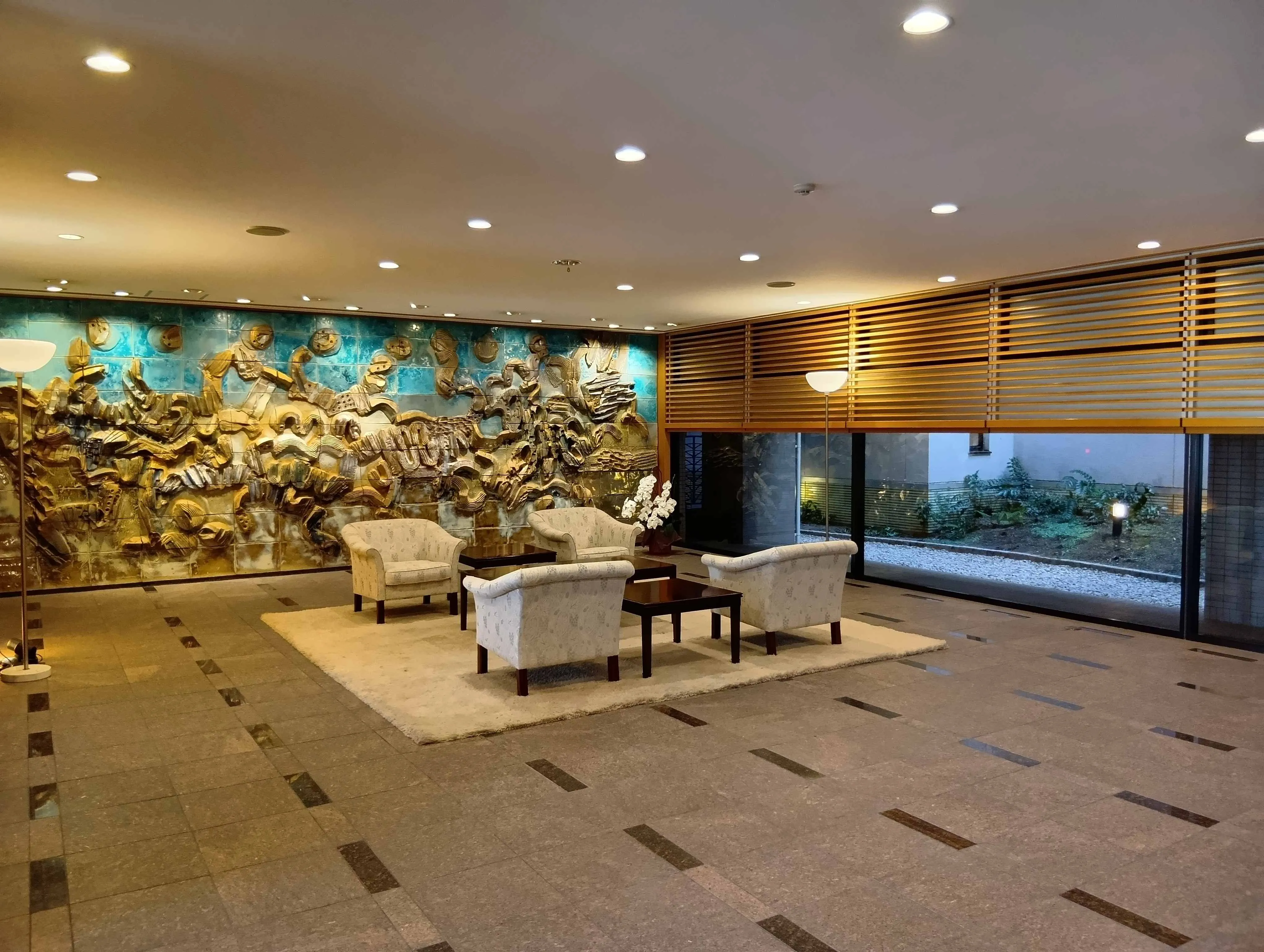 熱海竹の沢ビバリーハイツ分譲マンション2階のロビー