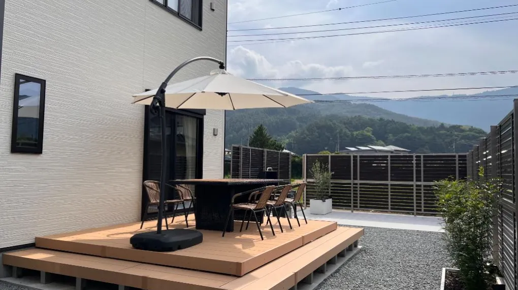 富士河口湖町売中古別荘のテラスの写真2