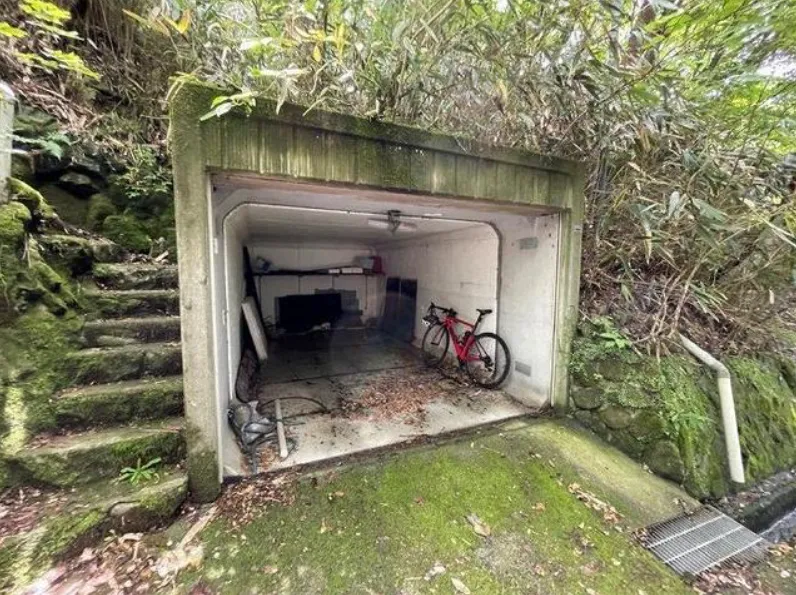 箱根町宮城野売中古戸建の駐車場