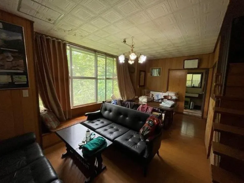 箱根町宮城野売中古戸建のリビング