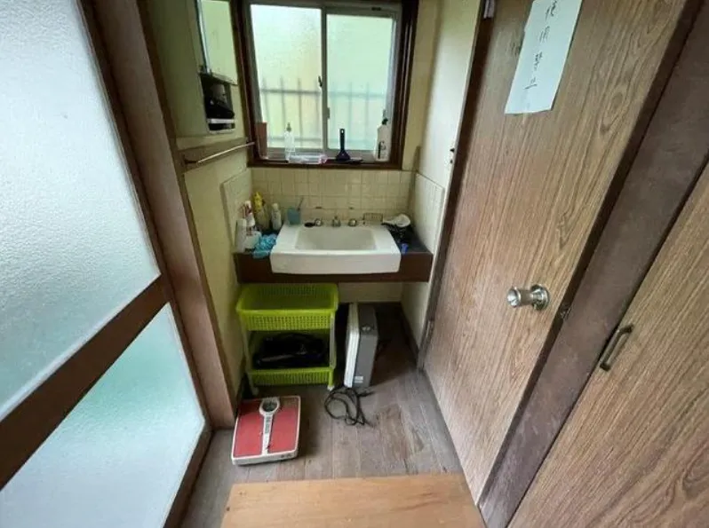 箱根町宮城野売中古戸建の洗面室