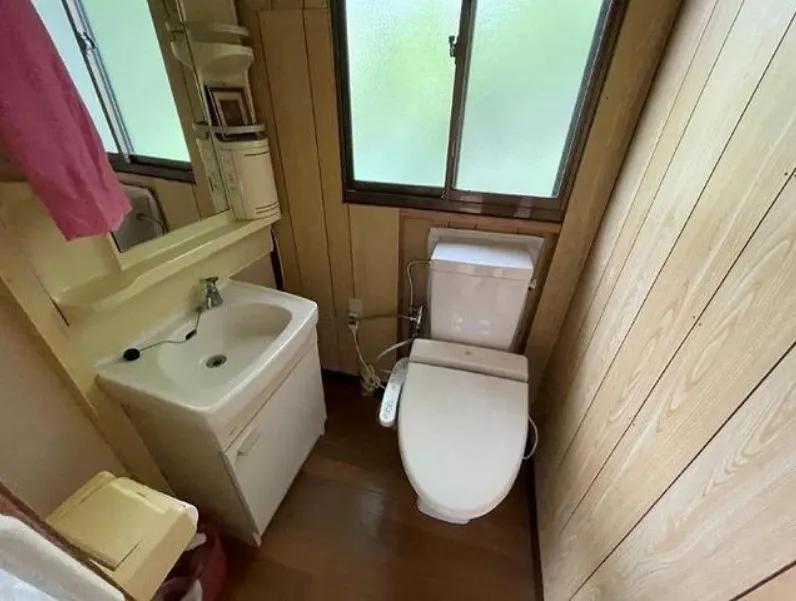 箱根町宮城野売中古戸建のトイレ