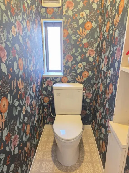 逗子市葉山四季分譲地内売中古戸建のトイレ