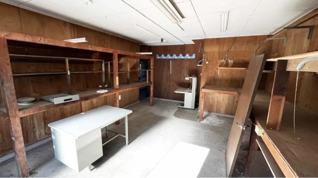 伊東市十足売中古戸建の内装の写真2